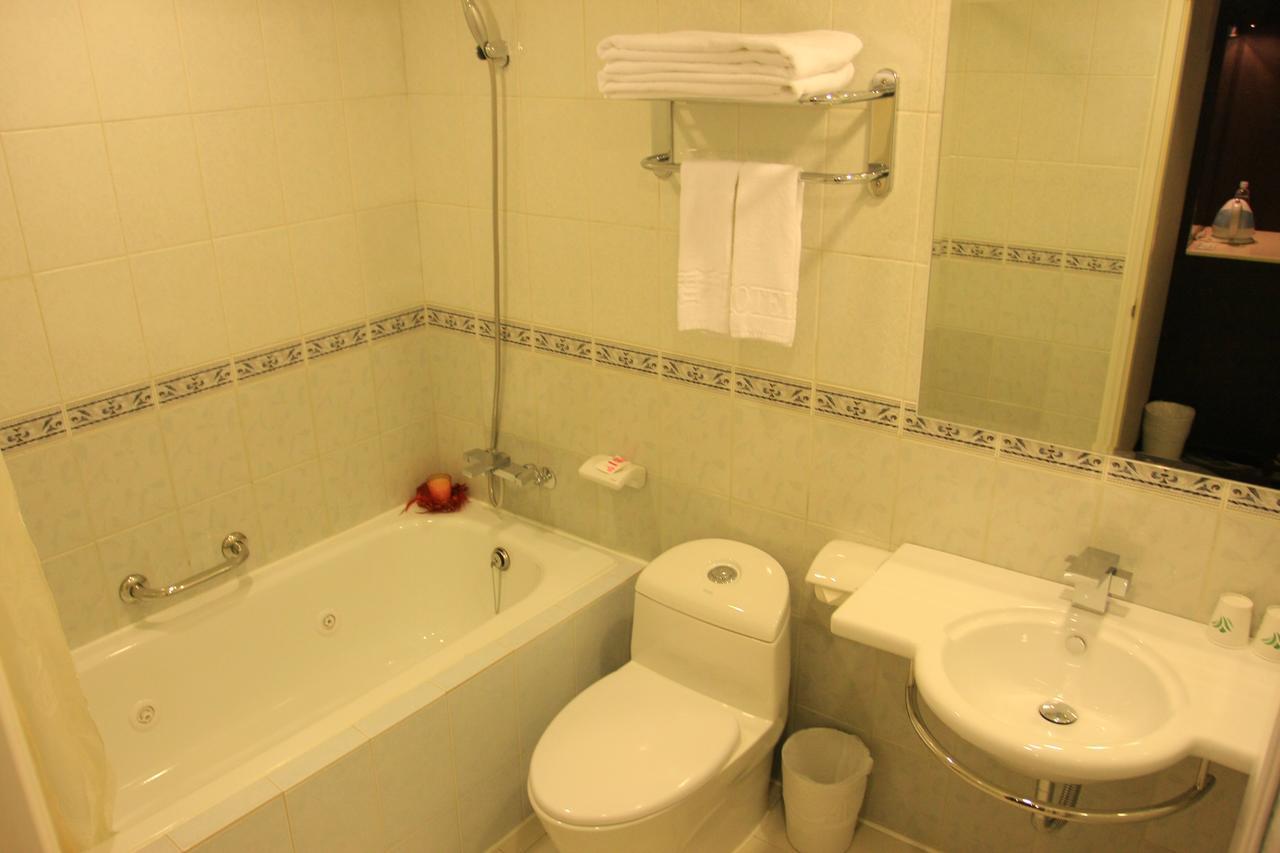 Junli Hotel Banciao Luaran gambar
