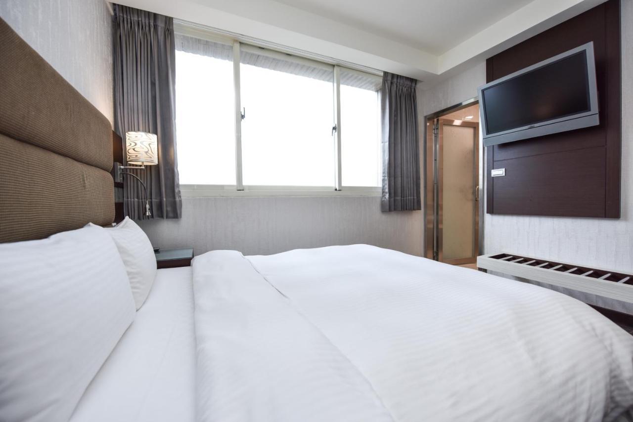 Junli Hotel Banciao Luaran gambar